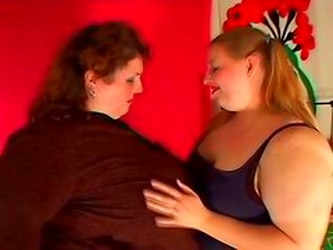 Two Fat Lesbians Get It On